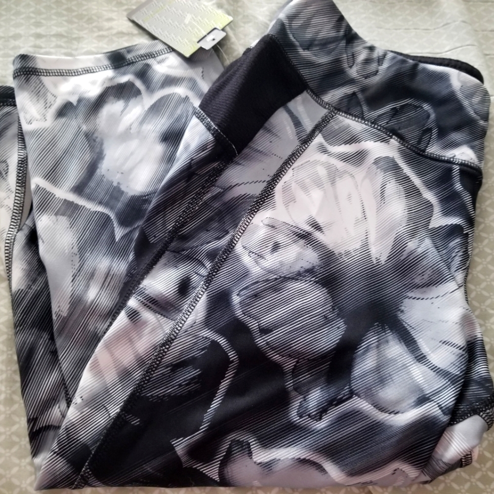Tek gear capris